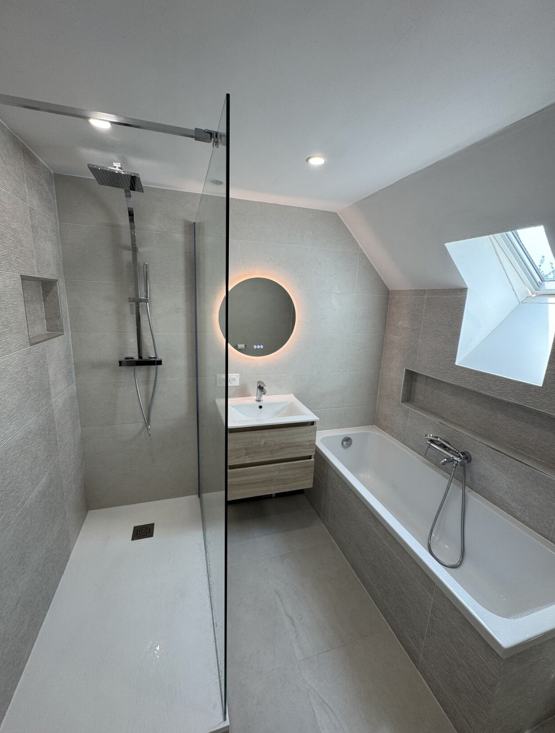 Rénovation salle de bain contemporaine - vue 2