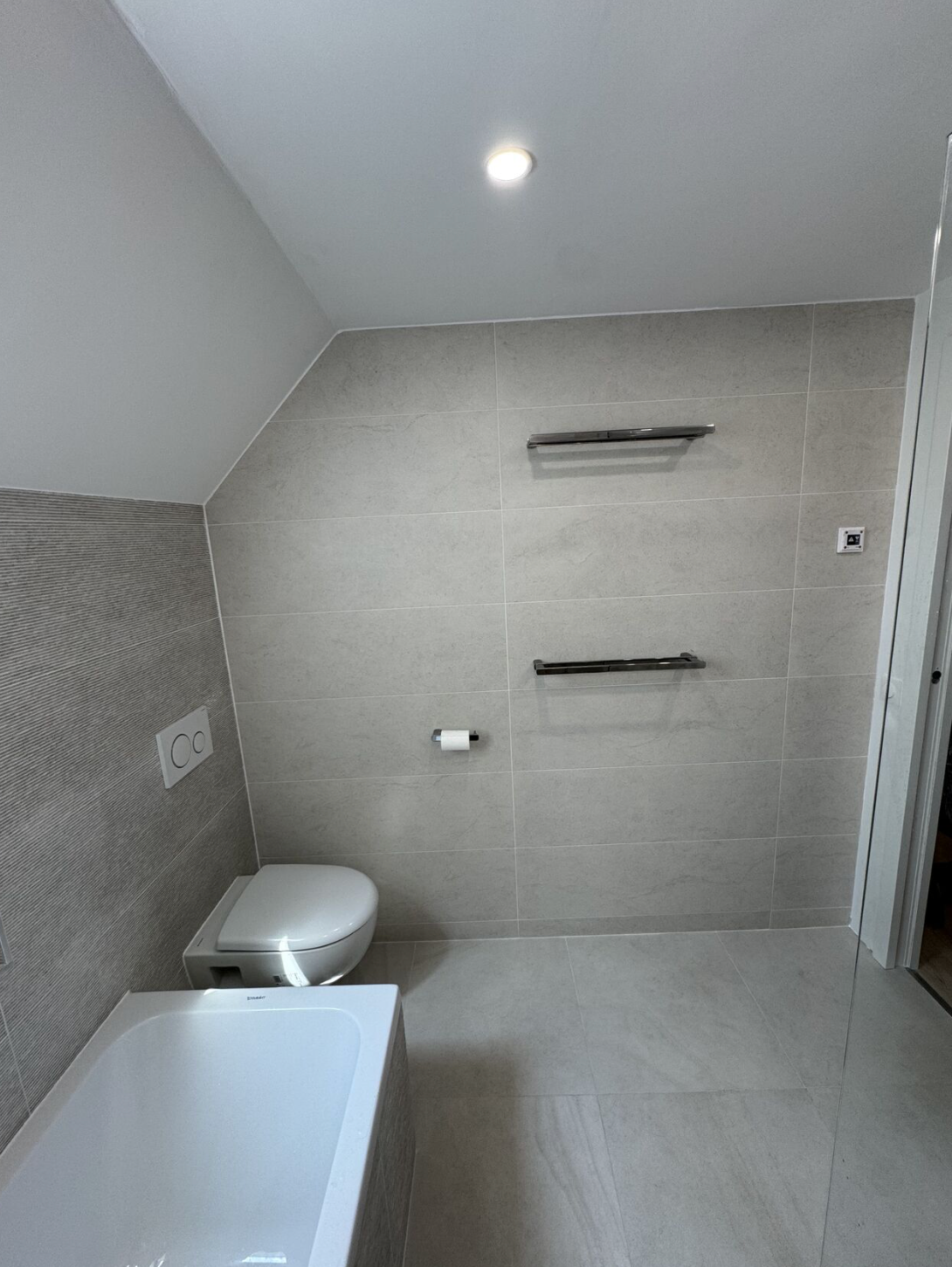 Rénovation salle de bain contemporaine - vue 4