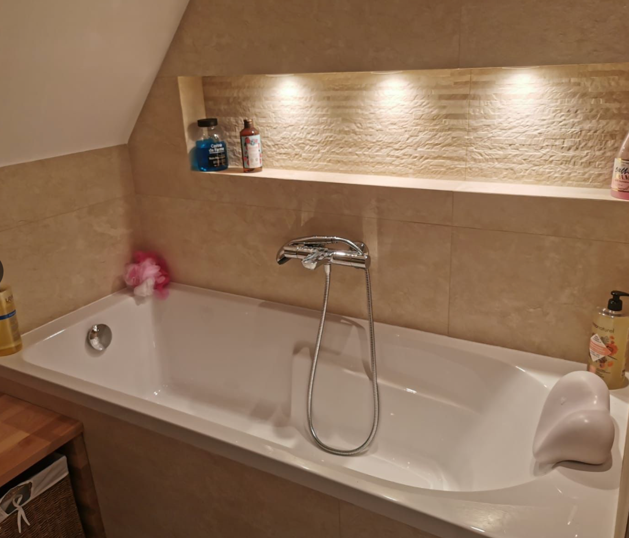 Salle de bain beige - vue 2